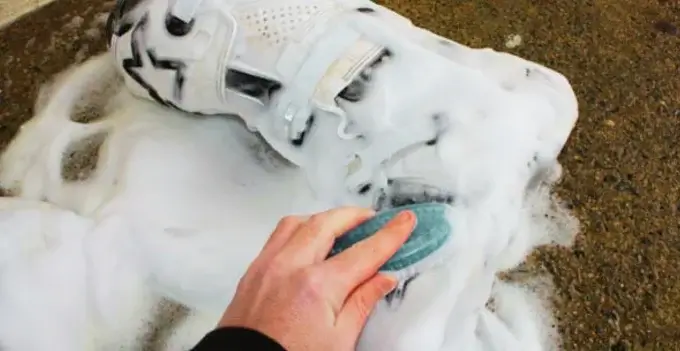 motocross boots cleaning